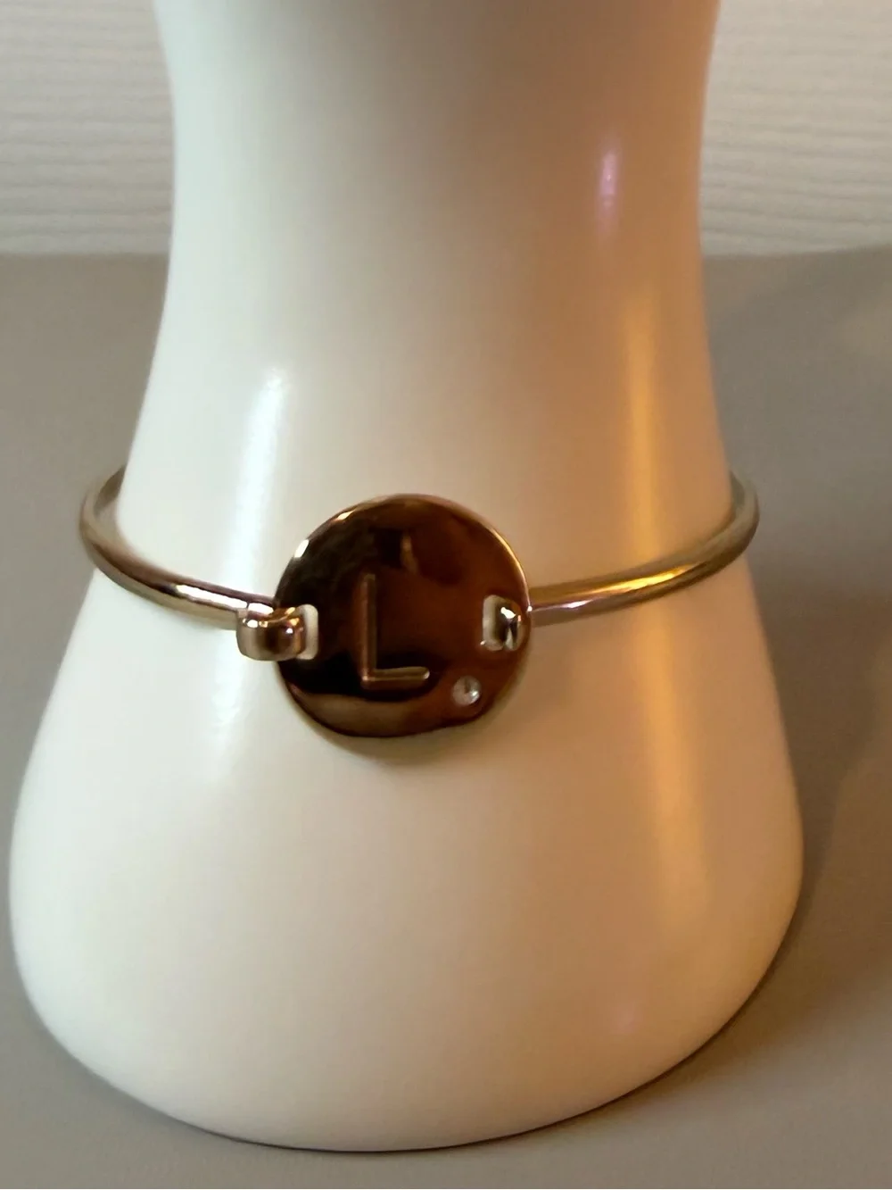 Gold Tone Initial L Charm  Bangle Bracelet 🗽🖤